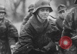 Standbild Schlacht in den Ardennen Deutschland, 1944, aus Sekunde 27 historischem Filmmaterial Videoclip 65675078934