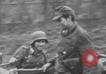 Standbild Schlacht in den Ardennen Deutschland, 1944, aus Sekunde 47 historischem Filmmaterial Videoclip 65675078934