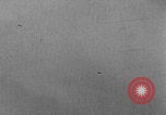 Standbild Deutsche Soldaten Angriff der Britischen spitfire Flugzeuge Western Theater, 1944, aus Sekunde 4 historischem Filmmaterial Videoclip 65675078935