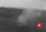 Standbild Deutsche Soldaten Angriff der Britischen spitfire Flugzeuge Western Theater, 1944, aus Sekunde 12 historischem Filmmaterial Videoclip 65675078935