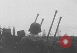 Standbild Deutsche Soldaten Angriff der Britischen spitfire Flugzeuge Western Theater, 1944, aus Sekunde 21 historischem Filmmaterial Videoclip 65675078935