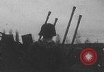 Standbild Deutsche Soldaten Angriff der Britischen spitfire Flugzeuge Western Theater, 1944, aus Sekunde 22 historischem Filmmaterial Videoclip 65675078935