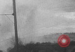 Standbild Deutsche Soldaten Angriff der Britischen spitfire Flugzeuge Western Theater, 1944, aus Sekunde 31 historischem Filmmaterial Videoclip 65675078935