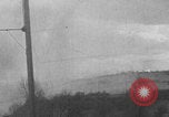 Standbild Deutsche Soldaten Angriff der Britischen spitfire Flugzeuge Western Theater, 1944, aus Sekunde 32 historischem Filmmaterial Videoclip 65675078935