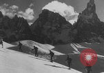 Image German Ski troops in the Alps Germany, 1942, de la seconde 14 séquences d'archives historiques vidéo 65675078941