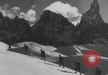 Image German Ski troops in the Alps Germany, 1942, de la seconde 17 séquences d'archives historiques vidéo 65675078941