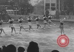 Image Patineurs effectuer dans un spectacle sur glace Berlin Allemagne, 1945, de la seconde 41 séquences d'archives historiques vidéo 65675078942