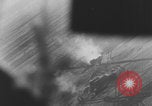 Standbild Deutschen Junkers Ju 87 Flugzeuge strafing sowjetische Panzer Ungarn, 1944, aus Sekunde 24 historischem Filmmaterial Videoclip 65675078943