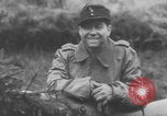 Standbild Amerikanische Gefangene in der Schlacht der Ausbuchtung genommen Deutschland, 1944, aus Sekunde 10 historischem Filmmaterial Videoclip 65675078947