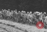 Standbild Amerikanische Gefangene in der Schlacht der Ausbuchtung genommen Deutschland, 1944, aus Sekunde 12 historischem Filmmaterial Videoclip 65675078947