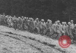 Standbild Amerikanische Gefangene in der Schlacht der Ausbuchtung genommen Deutschland, 1944, aus Sekunde 14 historischem Filmmaterial Videoclip 65675078947