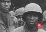 Standbild Amerikanische Gefangene in der Schlacht der Ausbuchtung genommen Deutschland, 1944, aus Sekunde 17 historischem Filmmaterial Videoclip 65675078947