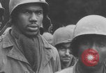 Standbild Amerikanische Gefangene in der Schlacht der Ausbuchtung genommen Deutschland, 1944, aus Sekunde 18 historischem Filmmaterial Videoclip 65675078947
