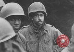 Standbild Amerikanische Gefangene in der Schlacht der Ausbuchtung genommen Deutschland, 1944, aus Sekunde 22 historischem Filmmaterial Videoclip 65675078947