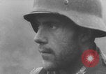 Standbild Amerikanische Gefangene in der Schlacht der Ausbuchtung genommen Deutschland, 1944, aus Sekunde 33 historischem Filmmaterial Videoclip 65675078947