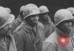Standbild Amerikanische Gefangene in der Schlacht der Ausbuchtung genommen Deutschland, 1944, aus Sekunde 40 historischem Filmmaterial Videoclip 65675078947