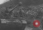Standbild Amerikanische Gefangene in der Schlacht der Ausbuchtung genommen Deutschland, 1944, aus Sekunde 44 historischem Filmmaterial Videoclip 65675078947
