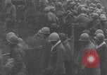 Standbild Amerikanische Gefangene in der Schlacht der Ausbuchtung genommen Deutschland, 1944, aus Sekunde 46 historischem Filmmaterial Videoclip 65675078947