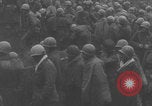 Standbild Amerikanische Gefangene in der Schlacht der Ausbuchtung genommen Deutschland, 1944, aus Sekunde 47 historischem Filmmaterial Videoclip 65675078947