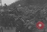 Standbild Amerikanische Gefangene in der Schlacht der Ausbuchtung genommen Deutschland, 1944, aus Sekunde 51 historischem Filmmaterial Videoclip 65675078947
