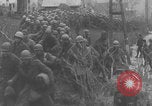 Standbild Amerikanische Gefangene in der Schlacht der Ausbuchtung genommen Deutschland, 1944, aus Sekunde 55 historischem Filmmaterial Videoclip 65675078947