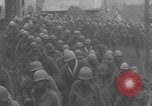 Standbild Amerikanische Gefangene in der Schlacht der Ausbuchtung genommen Deutschland, 1944, aus Sekunde 56 historischem Filmmaterial Videoclip 65675078947