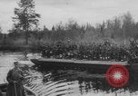 Standbild Deutsche Infanterie und liefert durch Binnenschiffe Deutschland, 1942, aus Sekunde 3 historischem Filmmaterial Videoclip 65675078948
