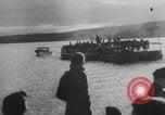 Standbild Deutsche Infanterie und liefert durch Binnenschiffe Deutschland, 1942, aus Sekunde 9 historischem Filmmaterial Videoclip 65675078948