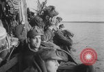 Standbild Deutsche Infanterie und liefert durch Binnenschiffe Deutschland, 1942, aus Sekunde 12 historischem Filmmaterial Videoclip 65675078948