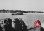 Standbild Deutsche Infanterie und liefert durch Binnenschiffe Deutschland, 1942, aus Sekunde 19 historischem Filmmaterial Videoclip 65675078948