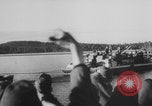 Standbild Deutsche Infanterie und liefert durch Binnenschiffe Deutschland, 1942, aus Sekunde 21 historischem Filmmaterial Videoclip 65675078948