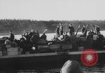 Standbild Deutsche Infanterie und liefert durch Binnenschiffe Deutschland, 1942, aus Sekunde 25 historischem Filmmaterial Videoclip 65675078948