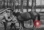 Standbild Deutsche Infanterie und liefert durch Binnenschiffe Deutschland, 1942, aus Sekunde 39 historischem Filmmaterial Videoclip 65675078948