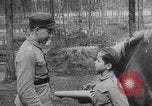 Standbild Deutsche Infanterie und liefert durch Binnenschiffe Deutschland, 1942, aus Sekunde 40 historischem Filmmaterial Videoclip 65675078948
