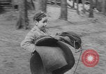 Standbild Deutsche Infanterie und liefert durch Binnenschiffe Deutschland, 1942, aus Sekunde 43 historischem Filmmaterial Videoclip 65675078948