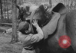 Standbild Deutsche Infanterie und liefert durch Binnenschiffe Deutschland, 1942, aus Sekunde 47 historischem Filmmaterial Videoclip 65675078948