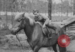 Standbild Deutsche Infanterie und liefert durch Binnenschiffe Deutschland, 1942, aus Sekunde 52 historischem Filmmaterial Videoclip 65675078948