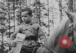 Standbild Deutsche Infanterie und liefert durch Binnenschiffe Deutschland, 1942, aus Sekunde 54 historischem Filmmaterial Videoclip 65675078948