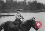 Standbild Deutsche Infanterie und liefert durch Binnenschiffe Deutschland, 1942, aus Sekunde 59 historischem Filmmaterial Videoclip 65675078948
