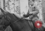 Standbild Deutsche Infanterie und liefert durch Binnenschiffe Deutschland, 1942, aus Sekunde 60 historischem Filmmaterial Videoclip 65675078948