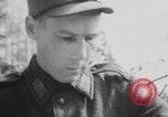 Standbild Deutsche Artilleristen Deutschland, 1942, aus Sekunde 17 historischem Filmmaterial Videoclip 65675078949