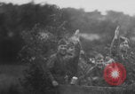 Standbild Deutsche Infanterie gehen nach Südfrankreich nach D-Day Invasion in der Normandie Frankreich, 1944, aus Sekunde 18 historischem Filmmaterial Videoclip 65675078950