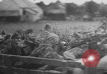 Standbild Deutsche Infanterie gehen nach Südfrankreich nach D-Day Invasion in der Normandie Frankreich, 1944, aus Sekunde 20 historischem Filmmaterial Videoclip 65675078950