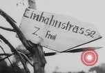 Standbild Deutsche Infanterie gehen nach Südfrankreich nach D-Day Invasion in der Normandie Frankreich, 1944, aus Sekunde 25 historischem Filmmaterial Videoclip 65675078950