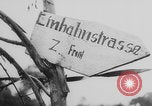 Standbild Deutsche Infanterie gehen nach Südfrankreich nach D-Day Invasion in der Normandie Frankreich, 1944, aus Sekunde 26 historischem Filmmaterial Videoclip 65675078950