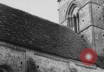 Standbild Deutscher Soldat spielte Orgel in der Kirche Frankreich, 1944, aus Sekunde 3 historischem Filmmaterial Videoclip 65675078951