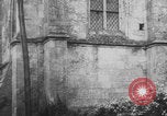 Standbild Deutscher Soldat spielte Orgel in der Kirche Frankreich, 1944, aus Sekunde 6 historischem Filmmaterial Videoclip 65675078951