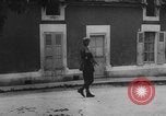 Standbild Deutscher Soldat spielte Orgel in der Kirche Frankreich, 1944, aus Sekunde 13 historischem Filmmaterial Videoclip 65675078951