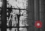 Standbild Deutscher Soldat spielte Orgel in der Kirche Frankreich, 1944, aus Sekunde 14 historischem Filmmaterial Videoclip 65675078951