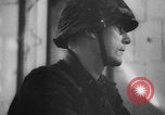 Standbild Deutscher Soldat spielte Orgel in der Kirche Frankreich, 1944, aus Sekunde 20 historischem Filmmaterial Videoclip 65675078951
